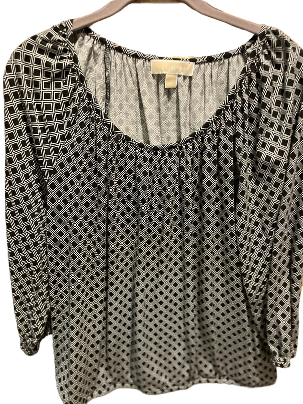 153. WOMENS MICHAEL KORS L DETAIL TOP